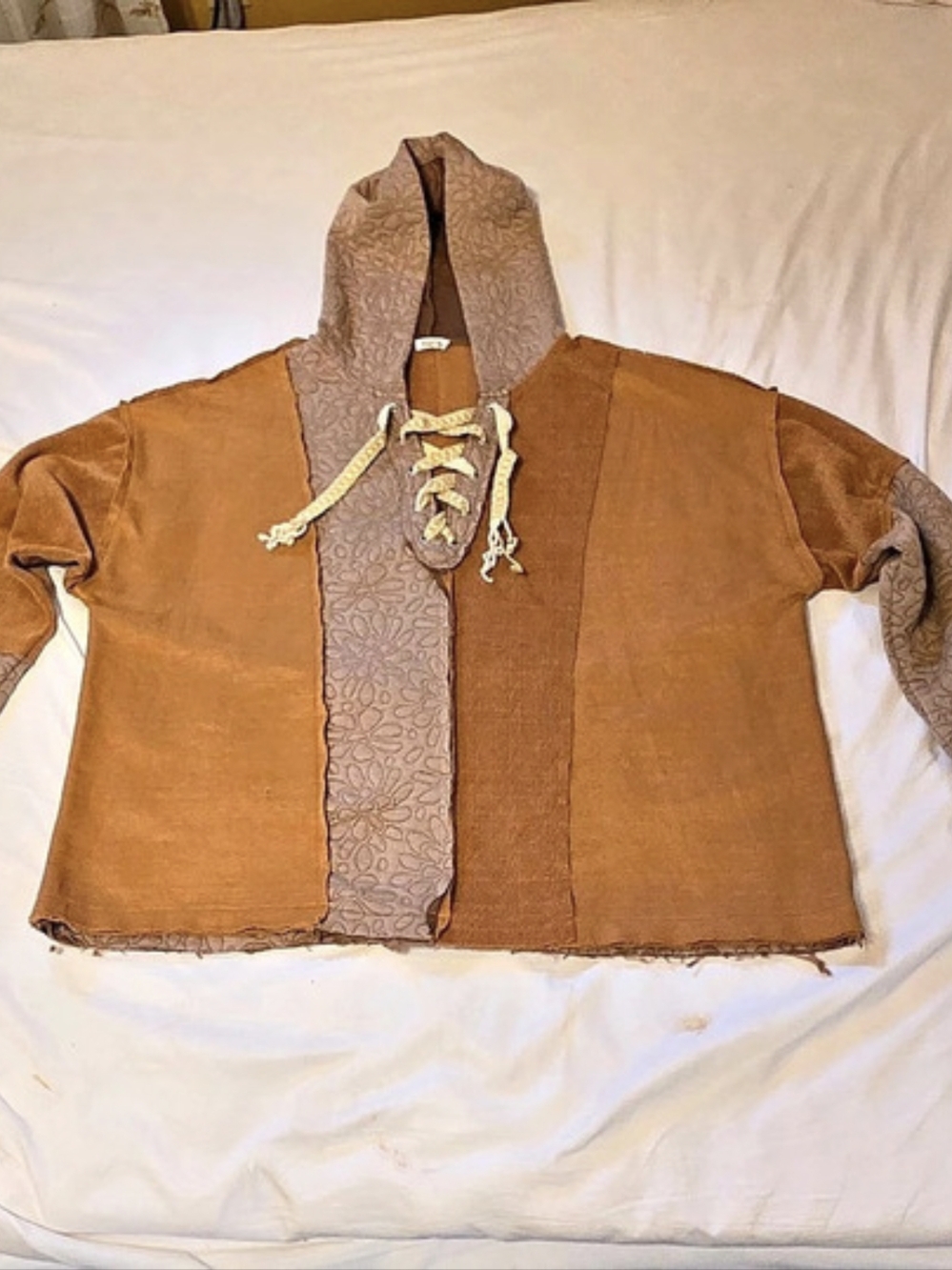 POL Overlock Stitch Detail Pointed Floral Pattern Placket Hoodie Floral Hooded
